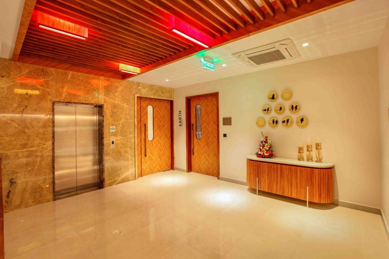Park Residency Ayarkunnam Hotel Pullappalli Exterior photo