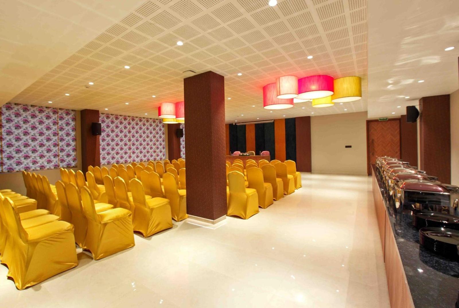 Park Residency Ayarkunnam Hotel Pullappalli Exterior photo