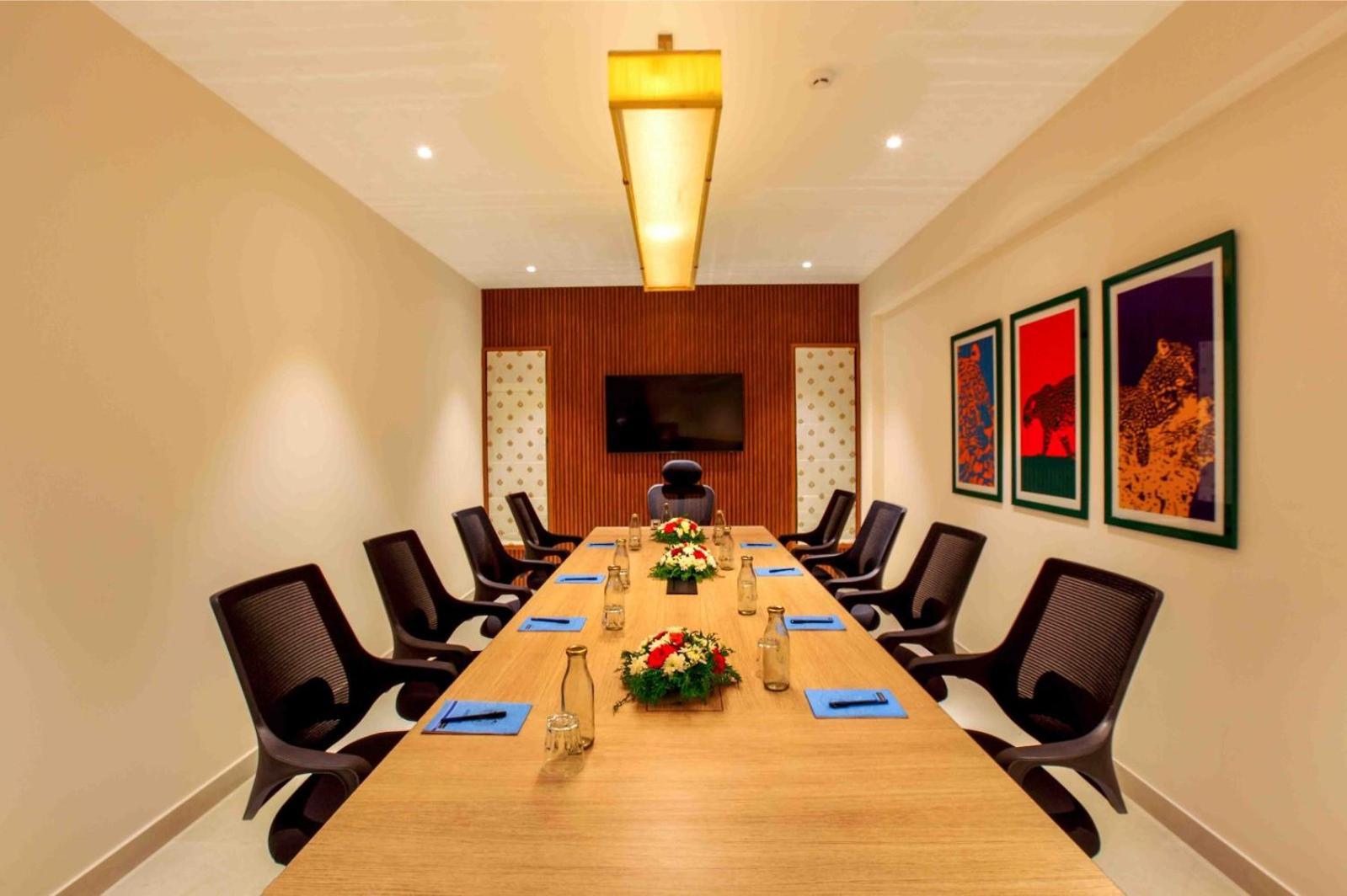 Park Residency Ayarkunnam Hotel Pullappalli Exterior photo